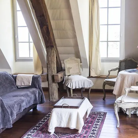 Charmilles Des Cordeliers Bed & Breakfast 3*