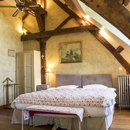 Charmilles Des Cordeliers Bed & Breakfast 3*